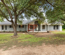 Building Photo - 521 Jancy Dr