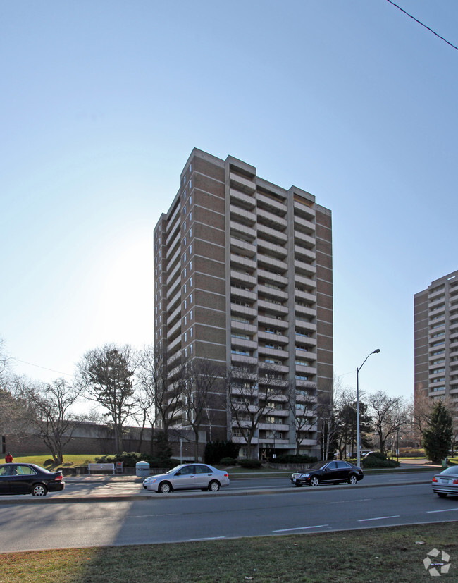 Building Photo - The Windfields Place