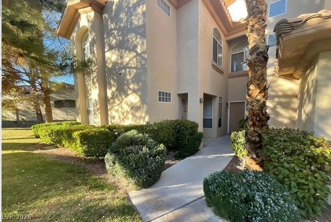 Building Photo - 2050 W Warm Springs Rd