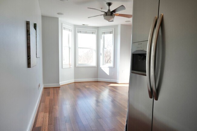 Foto del edificio - Lovely Studio Condo in Capitol Hill!