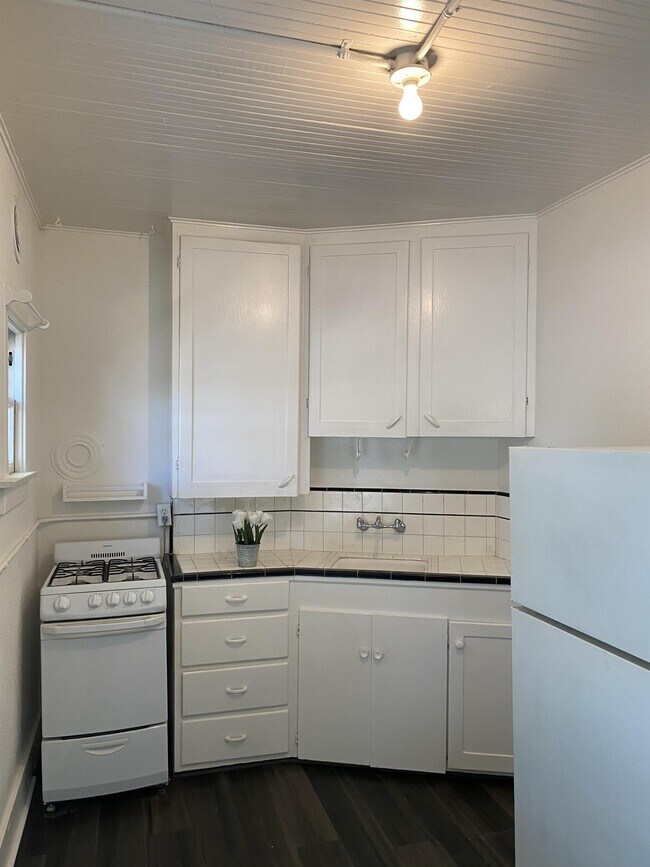 Building Photo - 1133 13th St