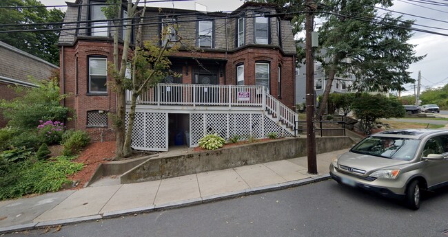 Building Photo - 38 Newton St