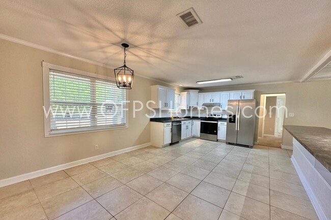 Building Photo - 4490 FL-87