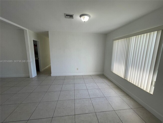 Foto del edificio - 9711 SW 162nd St