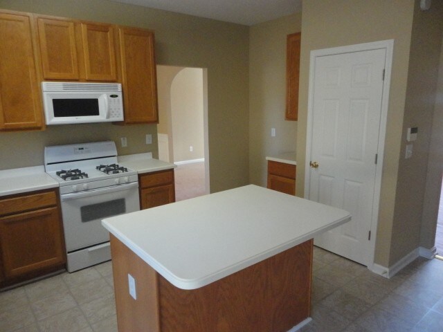 Foto del edificio - 2206 Howell Farms Point NW