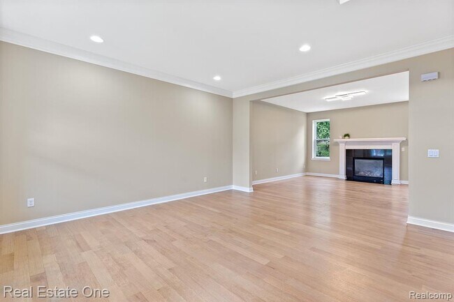 Building Photo - 68 Biltmore Blvd