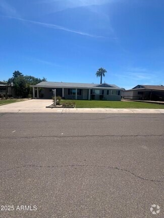 Building Photo - 125 E Papago Dr