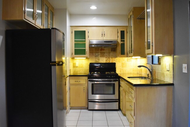 Building Photo - 4337 Kingswell Ave
