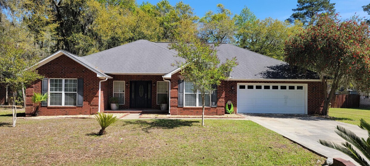 34 Colonial Dr, Midway, GA 31320 House Rental in Midway, GA