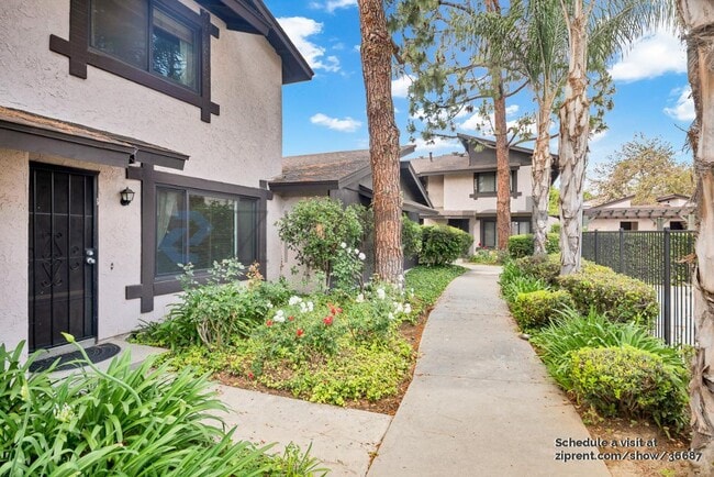Foto del edificio - 7552 Corbin Ave