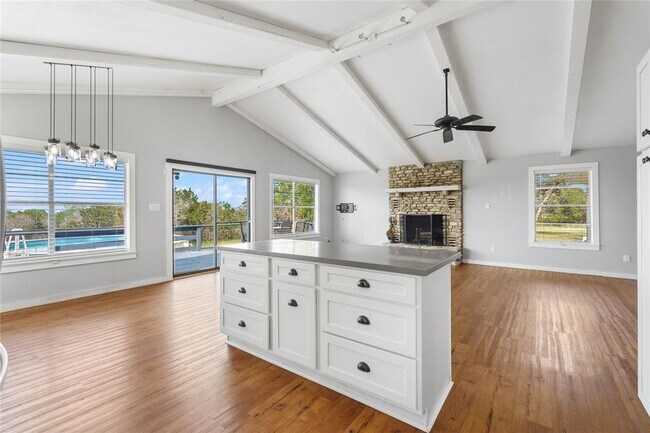 Building Photo - 2351 Skyline Dr