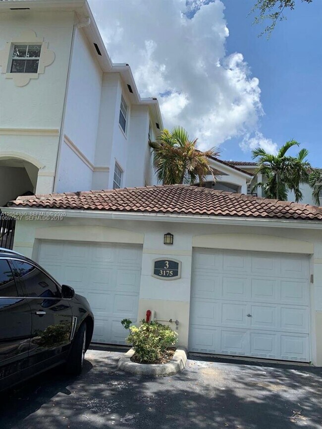 Foto del edificio - 3175 NE 184th St