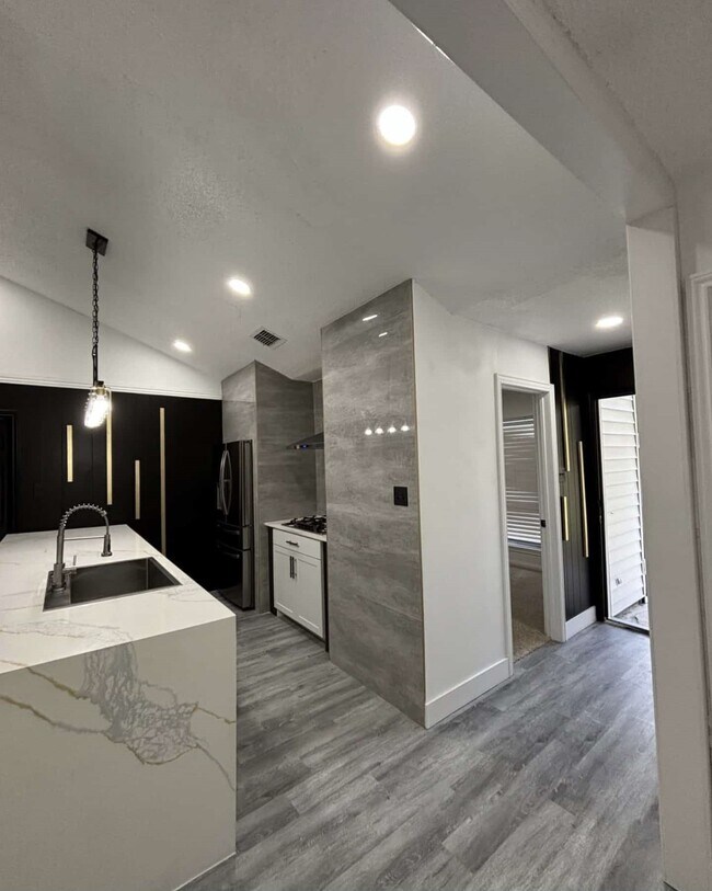 Foto del edificio - 13103 Aste Ln