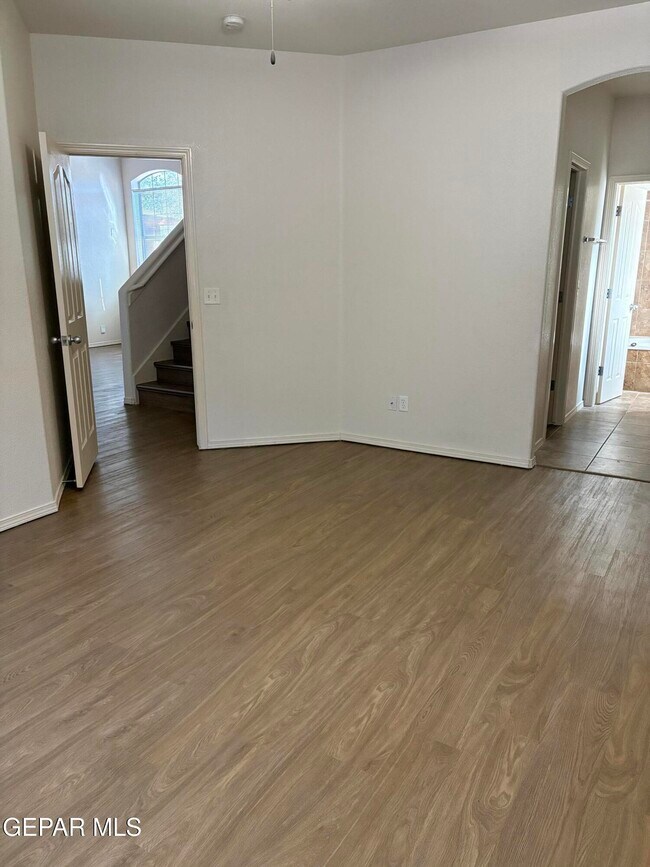 Foto del edificio - 5017 Lone Cactus Ct