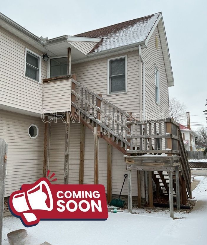 Building Photo - 633 1/2 S Main St