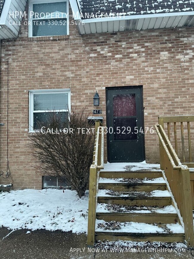 Foto del edificio - Call 330-529-5476 To Schedule A Showing! -...