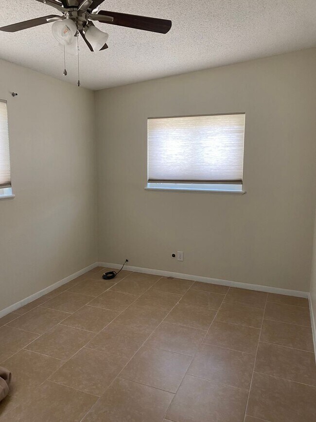 Building Photo - Eastside home ready for move in!