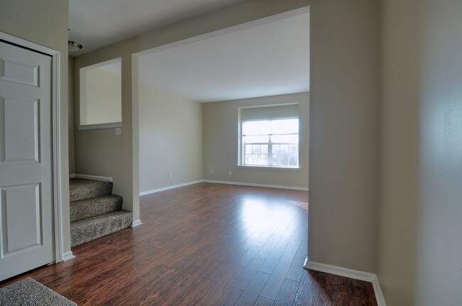 Building Photo - 2136 Knotty Pine