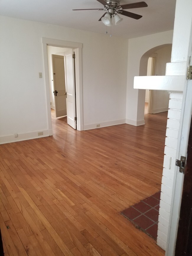 714 Shady Dr E Unit C, Pittsburgh, PA 15228 Apartments in Pittsburgh