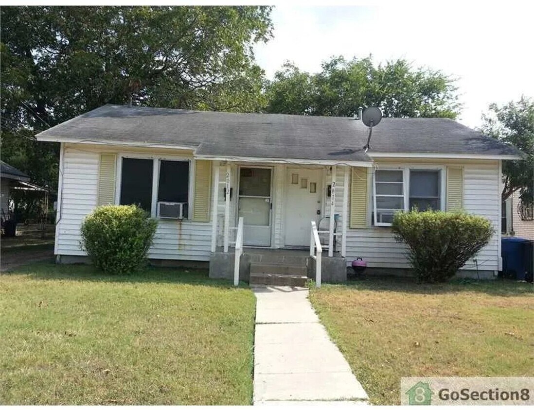 Charming 2-Bedroom Home Near Downtown San ... - Charming 2-Bedroom Home Near Downtown San ...