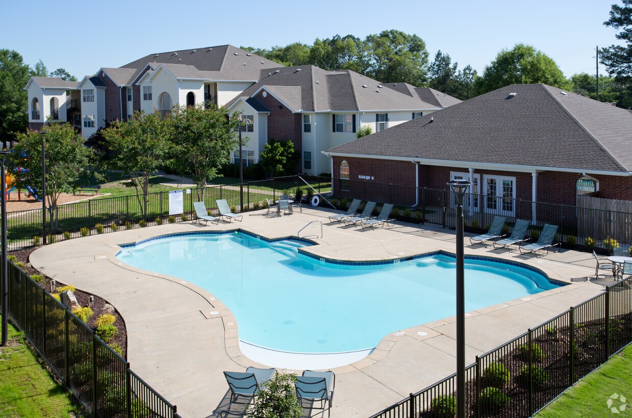 Foto principal - Liberty Commons Apartments – Where Comfort Meets Convenience, and Adventure is Just Outside Your ...