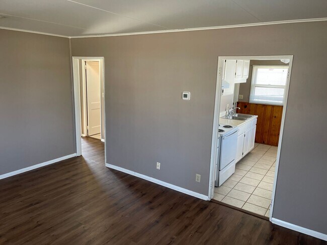 Foto del edificio - 2 Bedroom House W/Updates!