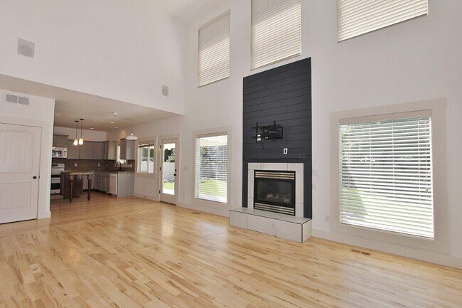 Foto del edificio - 4325 N McKinley Pk Ave