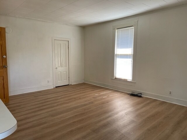 Building Photo - 1009 7th St