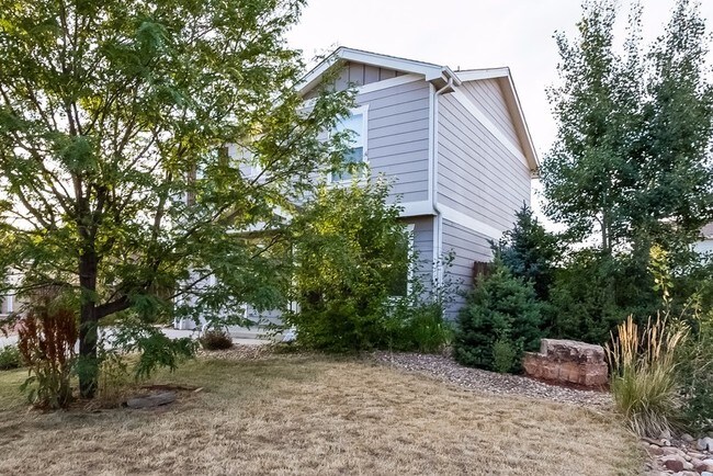 Building Photo - 872 Ponderosa Ln