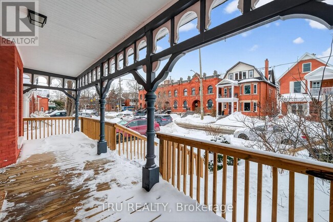 Building Photo - 96 James St