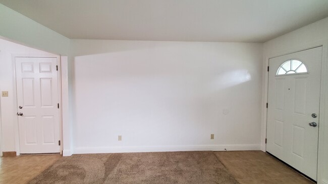 Building Photo - 6988 McQuillan Cir