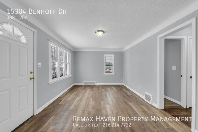 Foto del edificio - 15304 Benhoff Dr