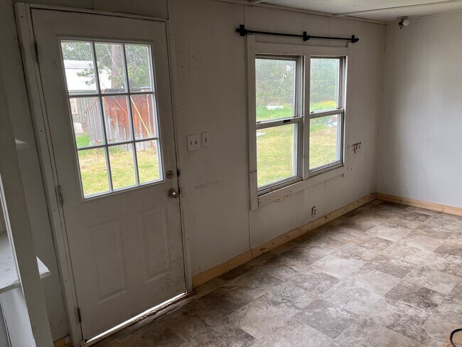 Building Photo - 1130 MT-135