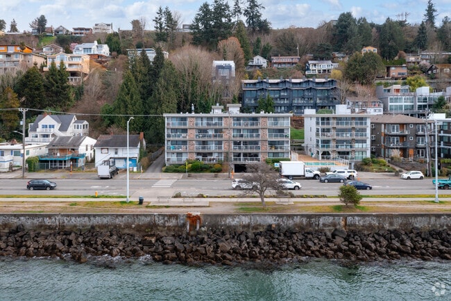 Building Photo - 2108 Alki Ave SW