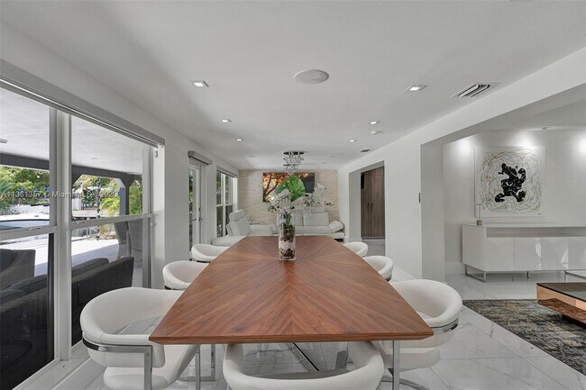 Foto del edificio - 12940 Auralia Rd