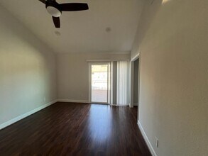 Building Photo - 967 Memorial Village Dr