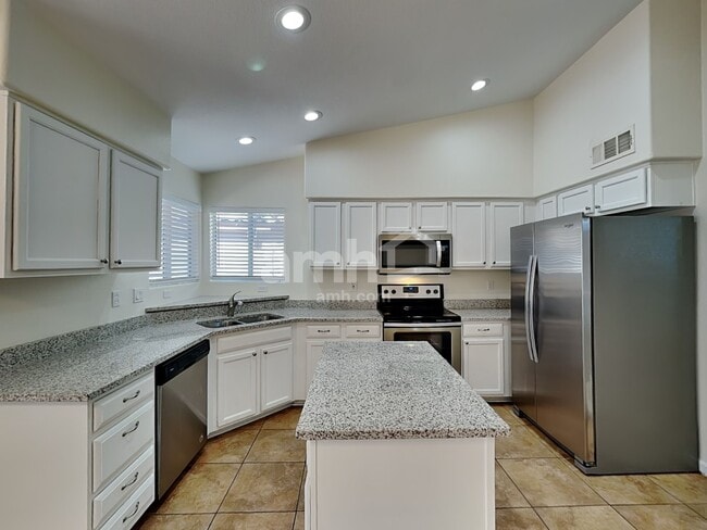 Building Photo - 8748 W Acapulco Ln