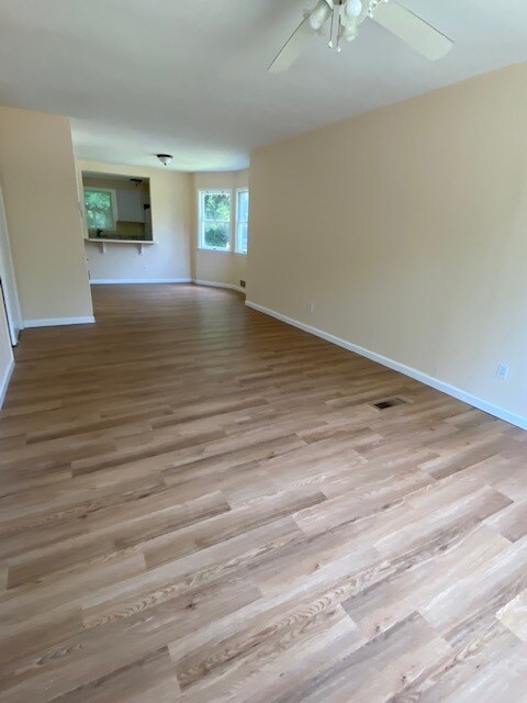 Building Photo - 28 Hillwood Dr