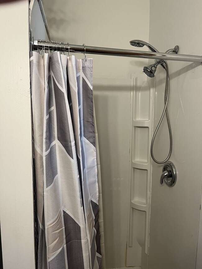 Foto del edificio - 103 W Railroad St