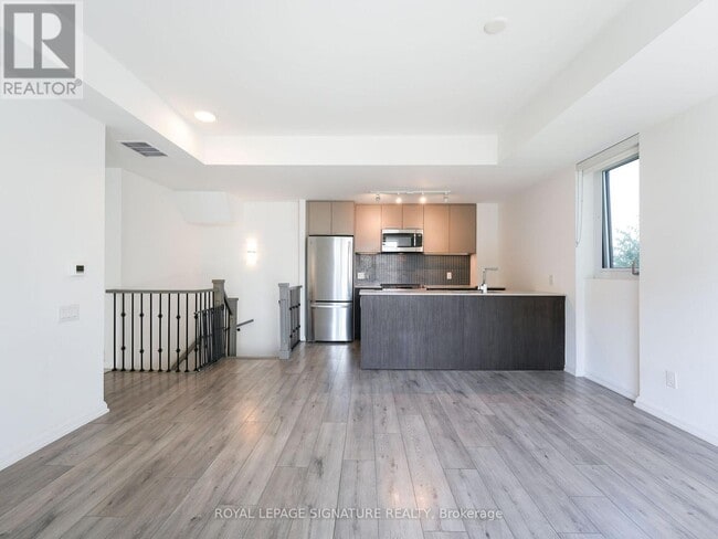 Building Photo - 10 Brin Dr