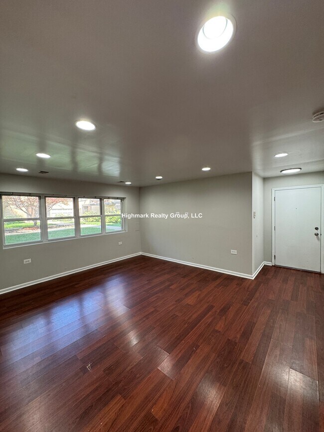 Foto del edificio - 2530 W Fitch Ave