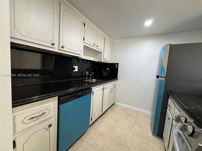 Foto del edificio - 14415 N Kendall Dr