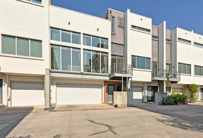 Building Photo - 4801 S Congress Ave