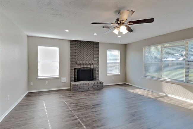 Foto del edificio - 4223 Shady Village Ct