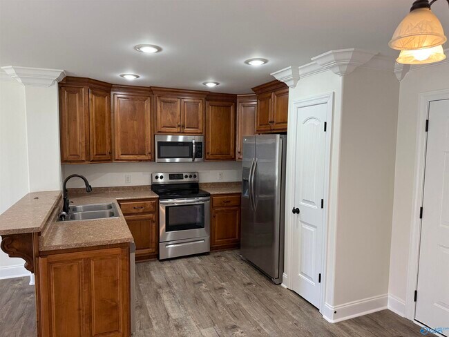 Foto del edificio - 28225 Cedar Hill Rd