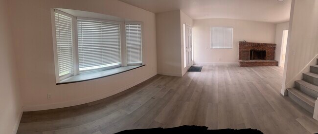 Foto del edificio - 4624 W 166th St