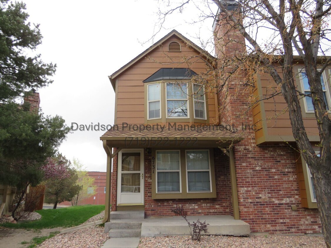 Foto principal - Cozy 2 Bedroom Condo in Rockrimmon