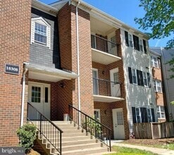 Building Photo - 18308 Streamside Dr