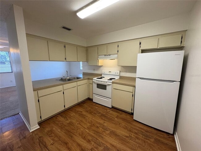 Building Photo - 5717 S Dale Mabry Hwy