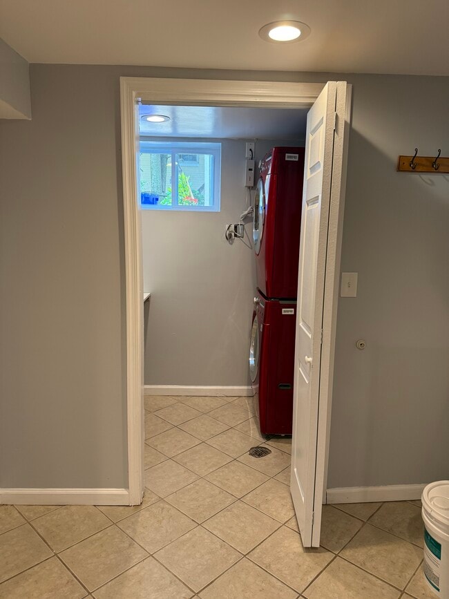 Laundry room - 10118 Brunett Ave